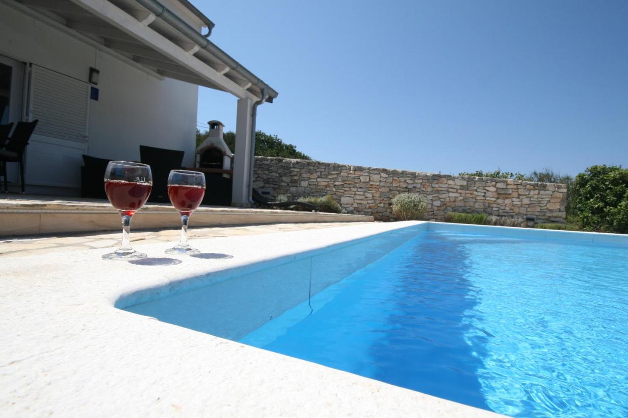 House Sakarun With Swimming Pool Veli Rat Exterior foto